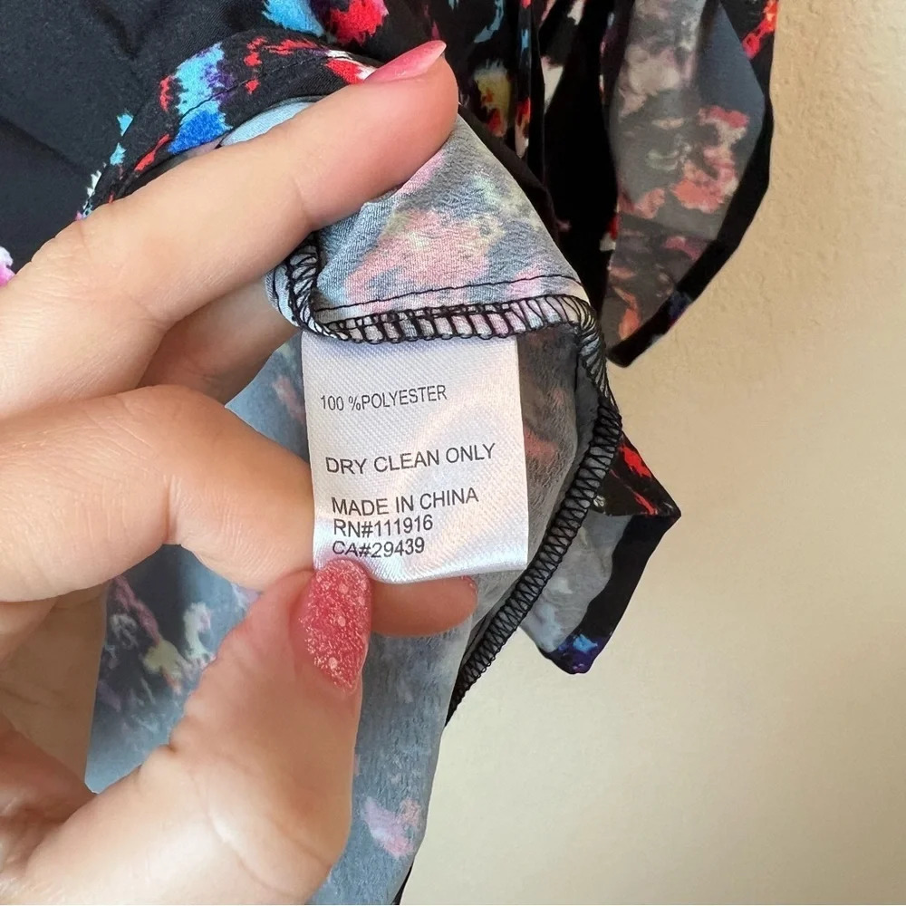Yumi Kim Tops Yumi Kim Lizzie Blouse Butterfly Effect Floral Print - Picture 2 of 6